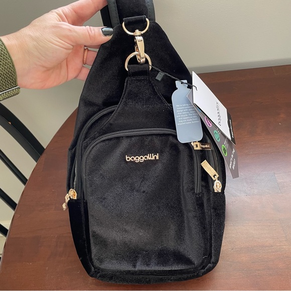 Baggallini Black Crossbody Bag New With Tags - Picture 10 of 10